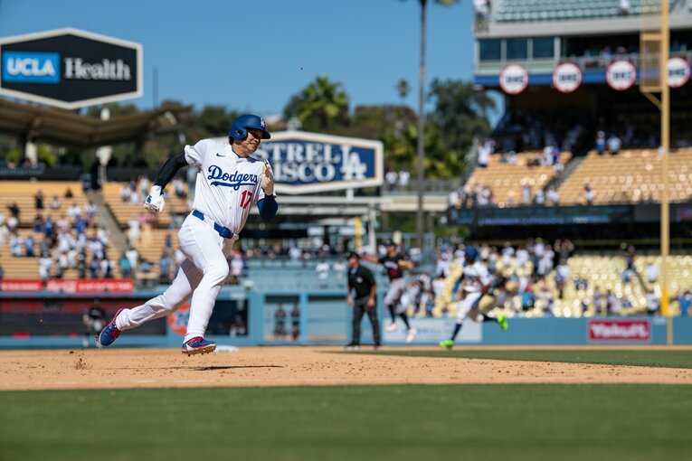 【Numberカメラマンが激写・大谷翔平の愛される日常2025年7月版：全100枚超】サヨナラ勝利に向かって激走　©Nanae Suzuki