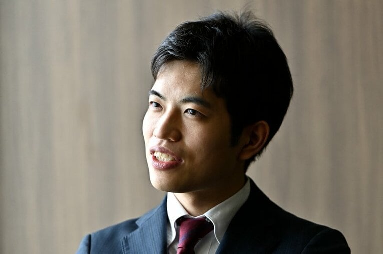 2022年春に藤井聡太叡王に挑戦した出口若武。3連敗で寄り切られた出口が振り返る第3局後に見せた涙の理由とは―― ／ photograph by Takashi Shimizu