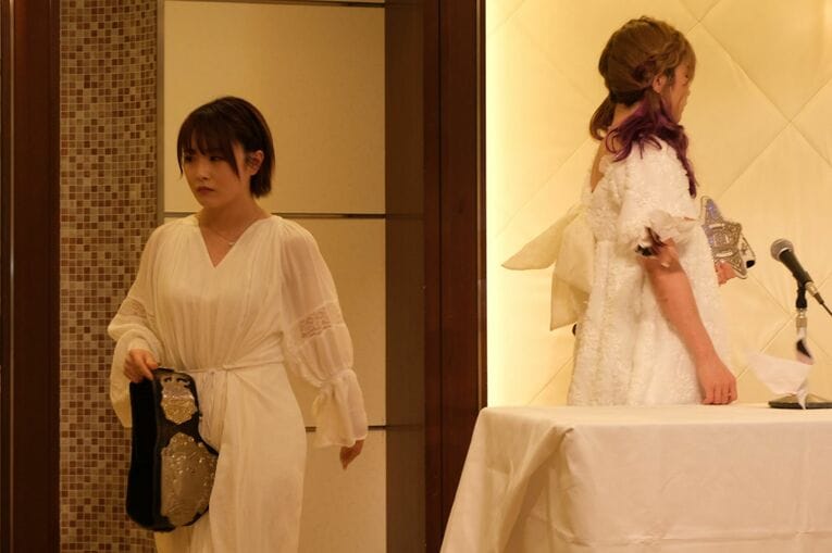 女優でレスラー・なつぽいが“白いベルト”中野たむ戦で見せた「呪い」の感情　泣き顔で連続ビンタ、水かけ、顔面蹴り...(14)