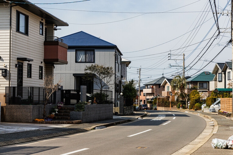 三苫駅の周辺は住宅地。福岡市街のベッドタウンだ