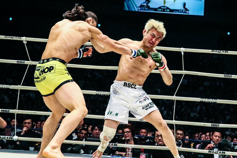 2017年大晦日の『RIZIN.9』で、売り出し中の矢地祐介と激しい殴り合いを演じた五味隆典　©RIZIN FF Susumu Nagao