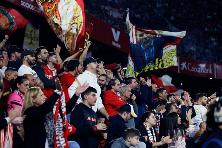 久保建英「脱臼ケガ明け緊急出場」を撮った…W杯へ頼もしい攻撃力と“激論”、気になるのは“ほぼ90分プレー時の疲労感”(54)