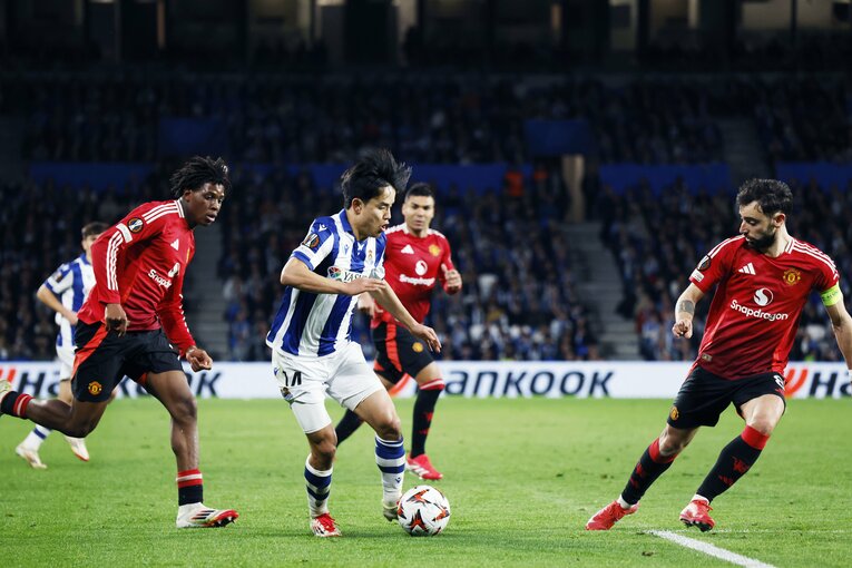 「久保建英が絶叫…悔しそうに顔面を」マンUを本気で倒しにいった“核心の1枚”カメラマンが間近で激写「同点弾演出CKだけじゃない」激情ぶり(13)