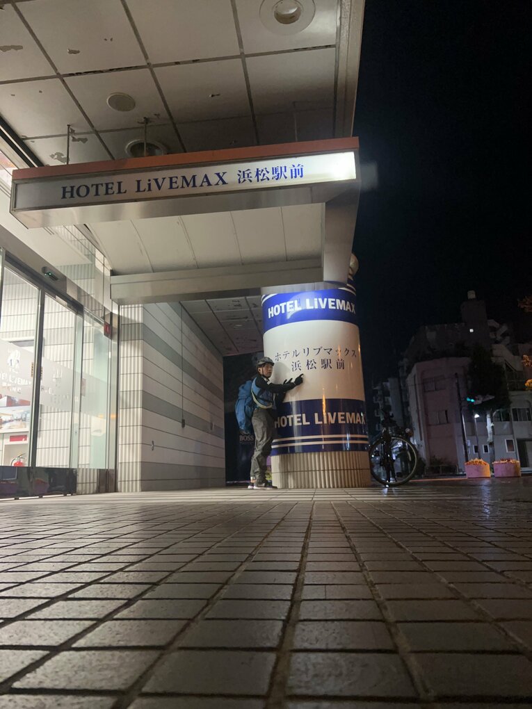 2日目に宿泊した浜松のホテル（小野田治矢さん提供）