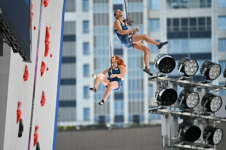 「戦友ですね」野中生萌（24）と野口啓代（32）を強くした“年の差でもリスペクト”のライバル関係《スポーツクライミング銀・銅メダル》(10)