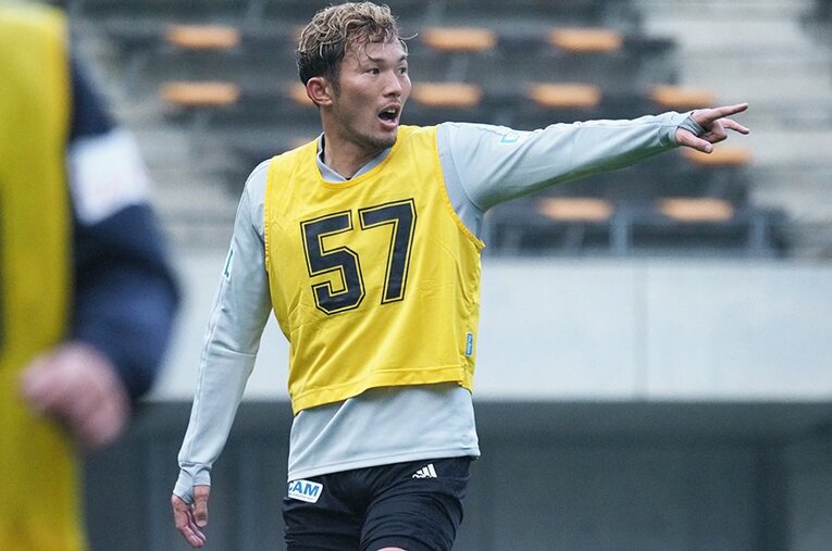 松本山雅の最終ラインを手堅く支えた飯田真輝。トライアウトでのプレーぶりを見れば、まだまだやれる。 ／ photograph by Tetsuro Kaieda