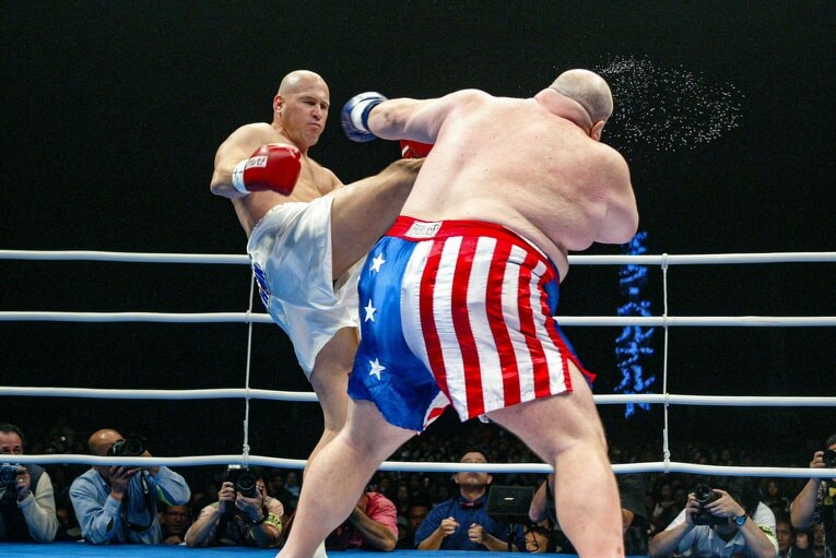 ベルナルドはハイキックでバタービーンにKO勝利　©Susumu Nagao