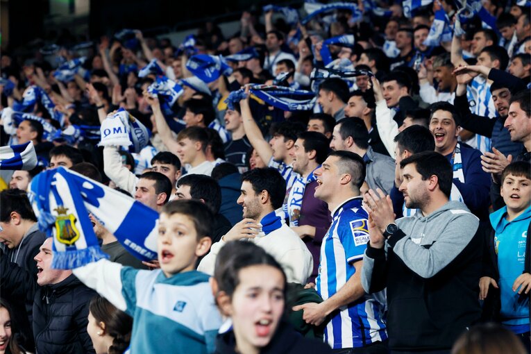 久保建英が“因縁の暴力的ファール主犯”と再会して〈気にするなよ〉間近で見た潔さ…スペイン名物ワインの本拠地に馴染む“14番への愛”(18)