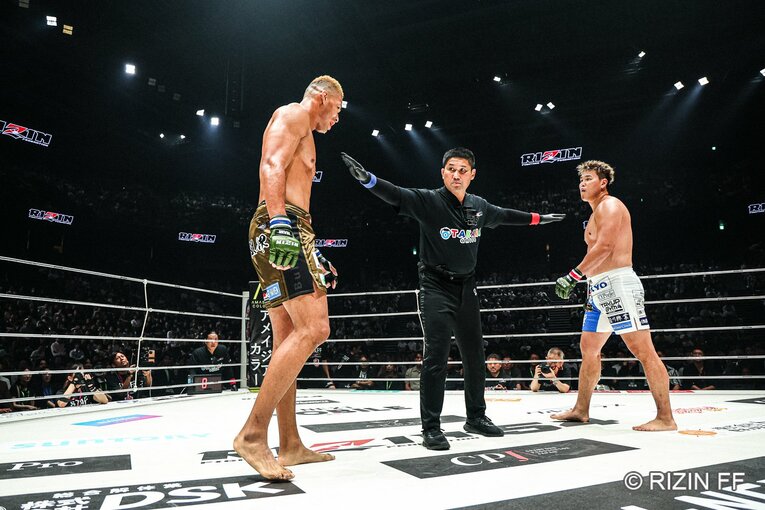 『RIZIN.54』エドポロキングvs.上田幹雄　©RIZIN FF