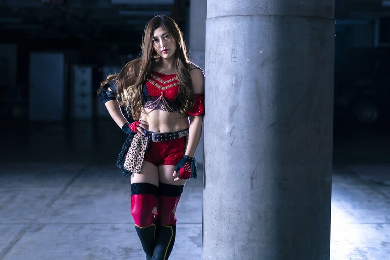 芸能界で苦しんだ“女優レスラー”青野未来がリングで見つけた輝き方「今やっと、プロレスが“武器”になった」《特別グラビア》(2)