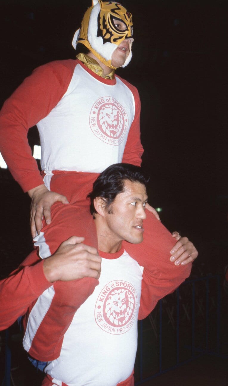 アントニオ猪木とタイガーマスク。“最高傑作”の輝きが色褪せることはない　©東京スポーツ新聞社