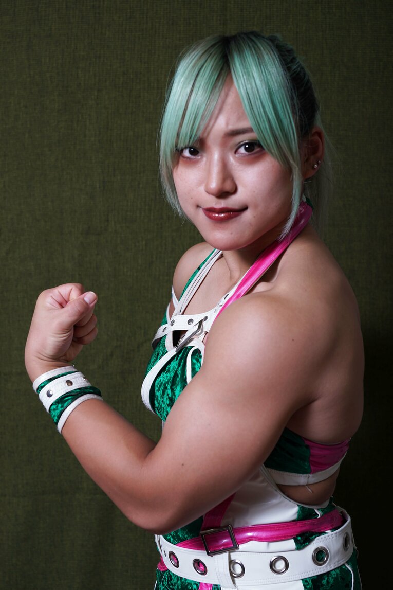 スターダム屈指の肉体派レスラー・飯田沙耶25歳の運命を変えた“推しと筋肉”「もう、制御しなくていいんだ」《特別グラビア》(24)