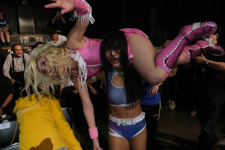 「リングに上がるな」と言われたプロレスデビューから3年…セクシー女優を引退、ちゃんよたがボディコンテストで見せた筋肉美「凄く幸せ者です」(79)