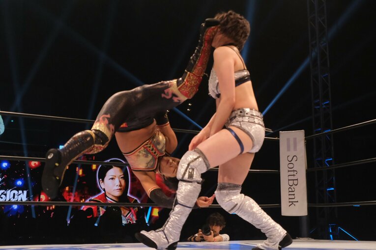 水着グラビアも披露のアイドル路線から急転換…素顔は“オラオラ”、スターダムのベルトも獲得した岩田美香の渇望「総合格闘技かキックにも」(62)