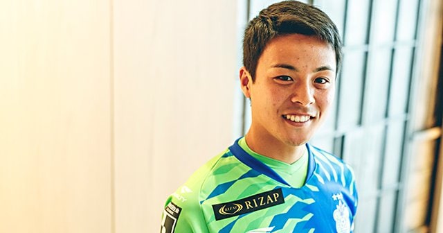 齊藤未月は「新しい湘南」の旗頭。プレスをかけ、点に絡める攻撃性。