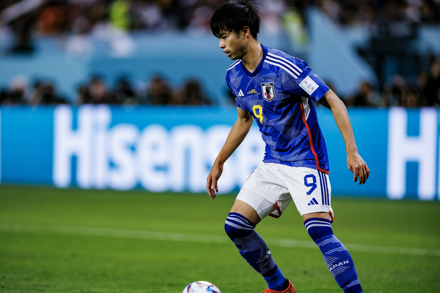 セルドーフ記者が驚かされた日本人選手①三笘薫「三笘と伊東の両翼を試合の最初から観たかった気もするが…」　©Kiichi Matsumoto／JMPA