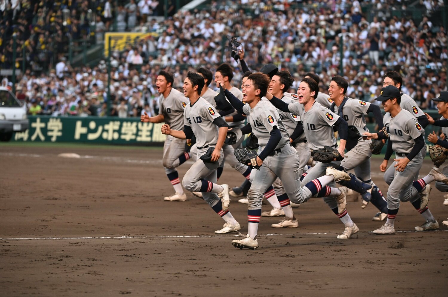 「あっ、丸田君」「あれは延末君だね」…なぜ慶応高の選手は覚えやすい？ 慶応野球が示した“エンジョイ”でも“髪型”でもない学生野球に「なかったもの」＜Number Web＞ photograph by Naoya Sanuki