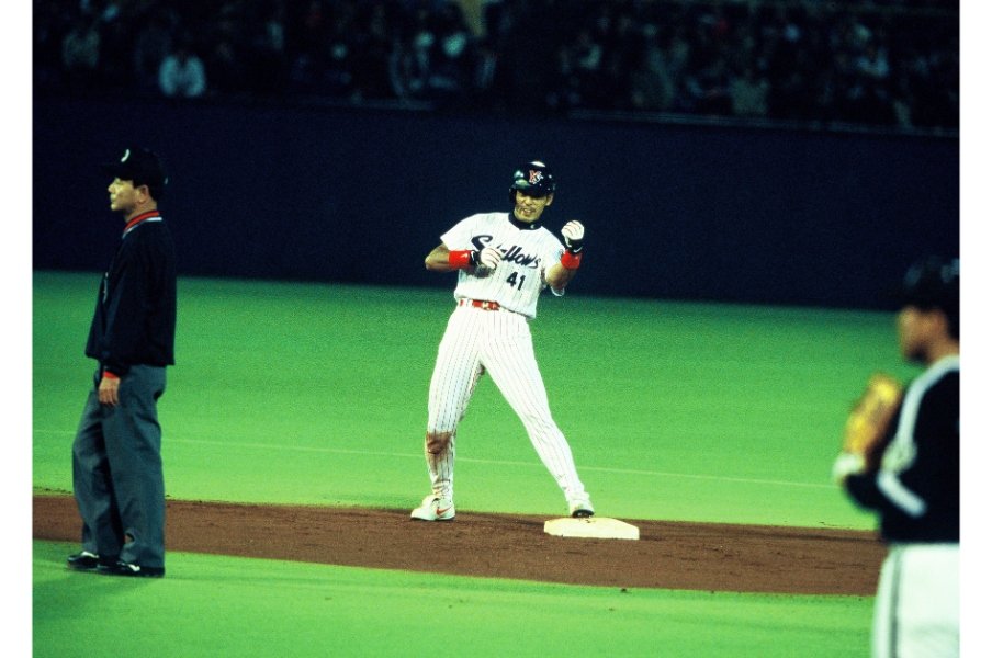 ヤクルト時代の稲葉篤紀　©Koji Asakura