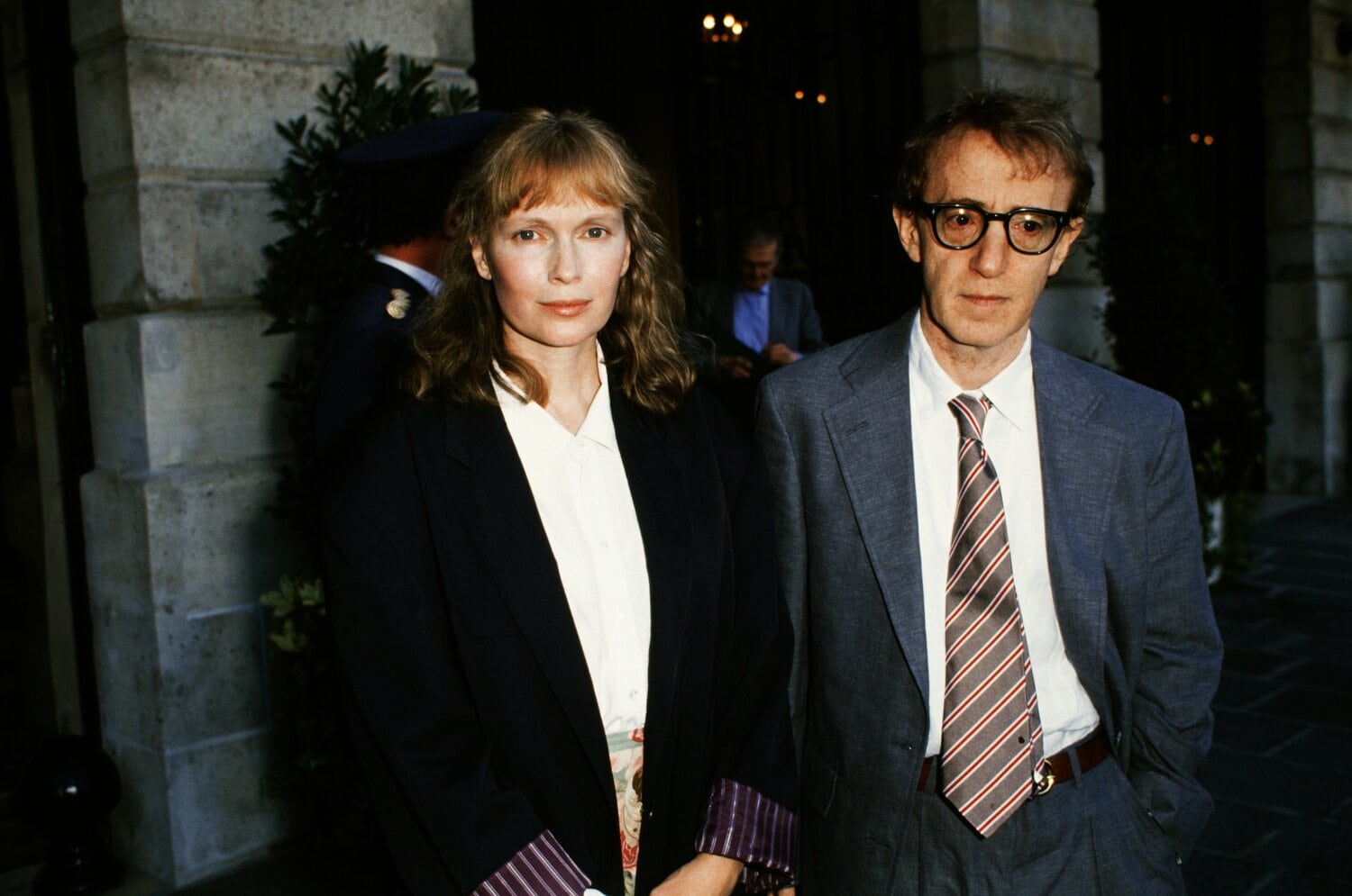 映画監督のウディ・アレンと女優のミア・ファロー（写真は1989年）。ローナンは2人の間に生まれた　©Getty Images