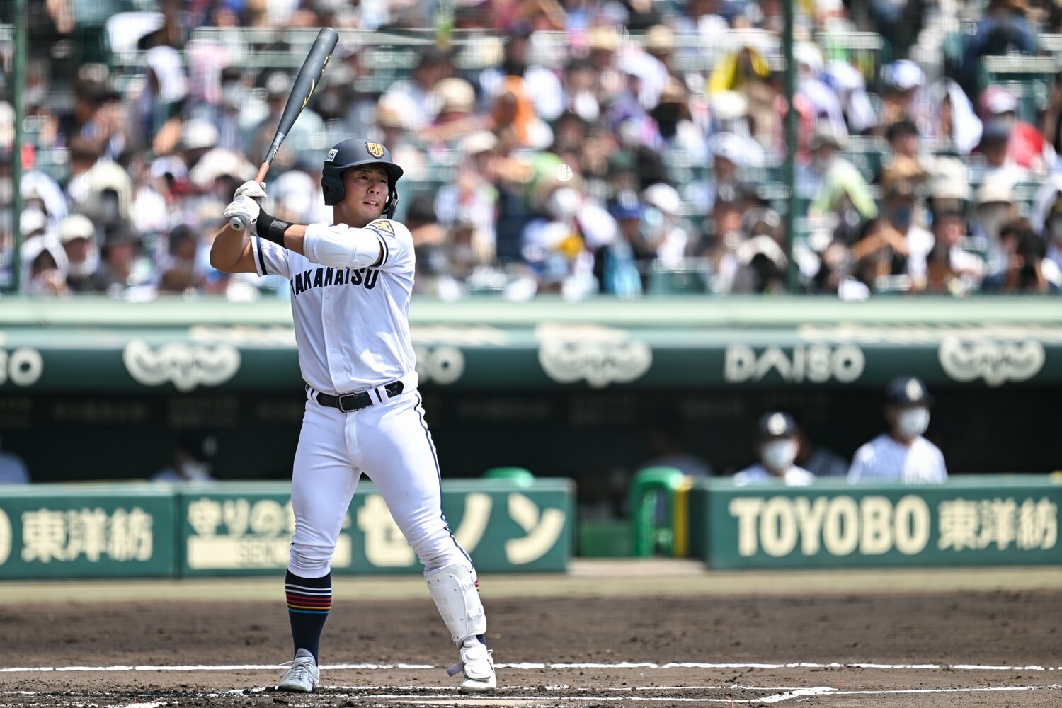 高松商・浅野翔吾中堅手（170cm86kg）。初戦となった佐久長聖戦で2打席連続のホームランを放った　©Nanae Suzuki