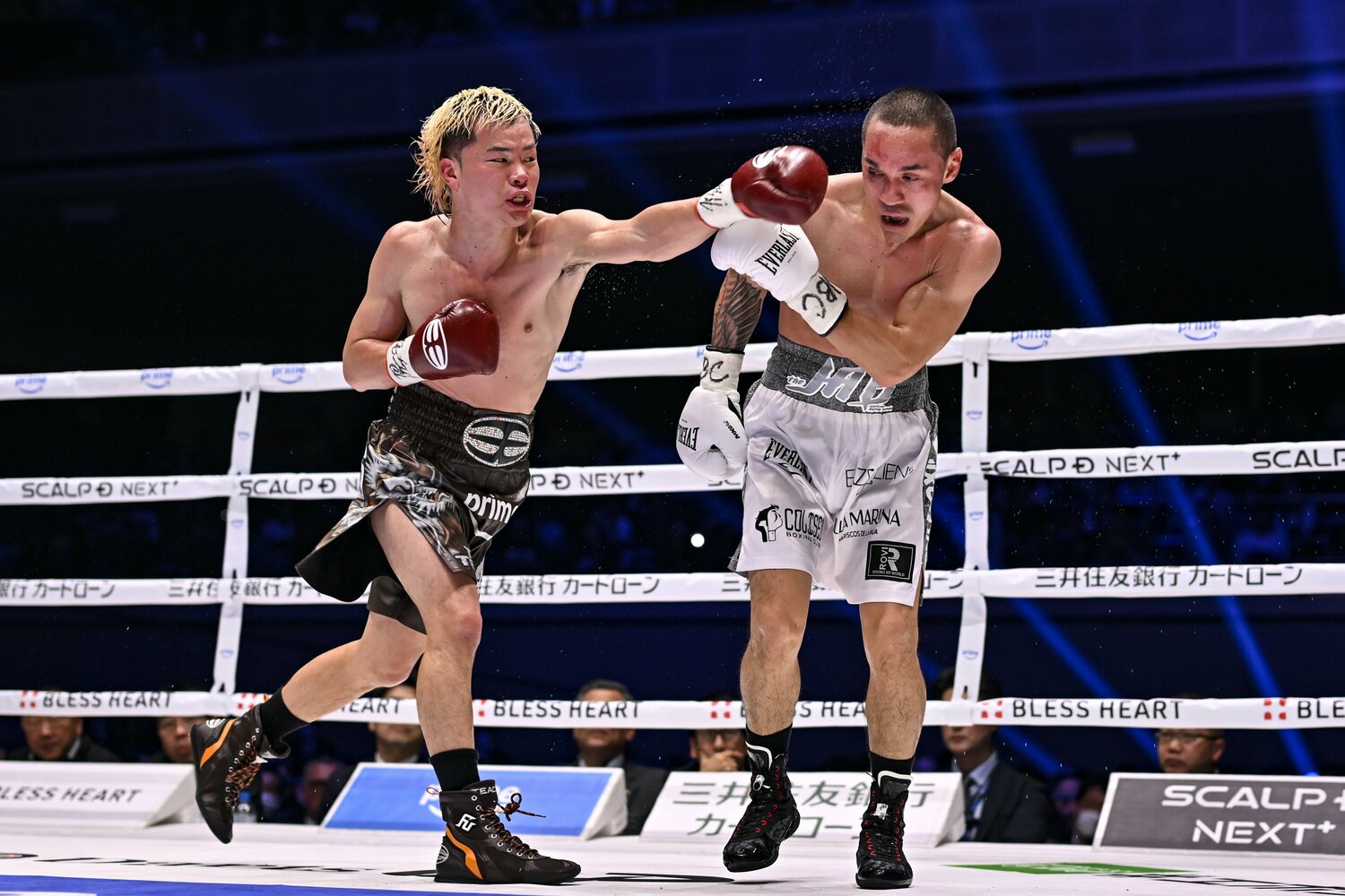 5ラウンドで足を使ってペースを変え主導権を握った那須川天心 ©️Hiroaki Finito Yamaguchi