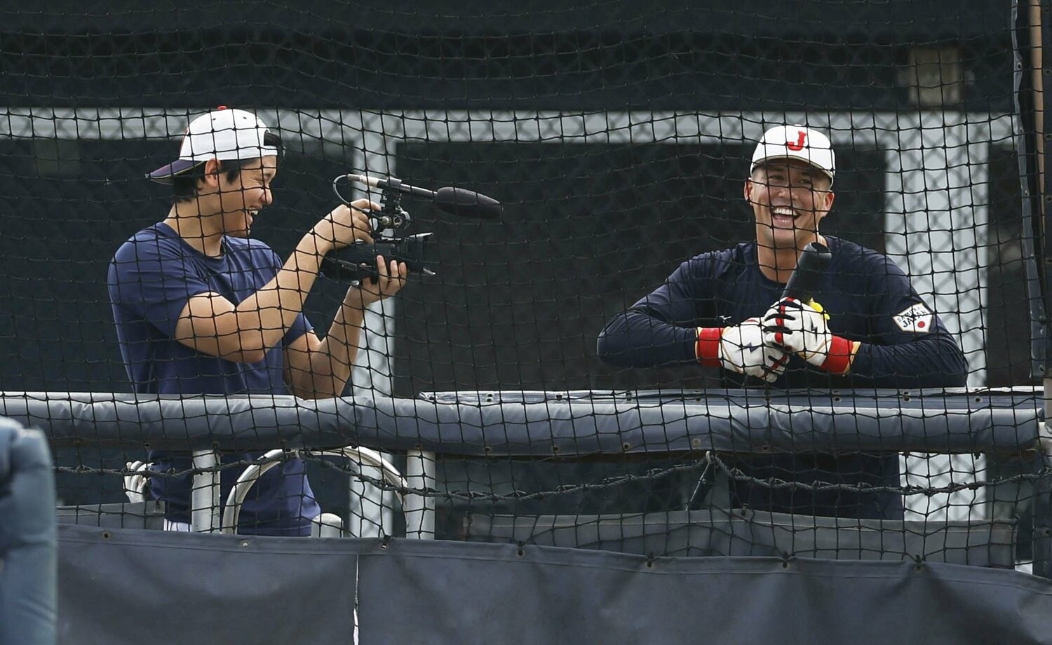 WBC期間中には大谷翔平がカメラを持つ姿も見られた　©KYODO