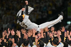 【NEW】「受け入れたくない。整理できない…」岩崎優、岩貞祐太ら18年ぶりVの阪神選手が明かす「毎日泣いた」横田慎太郎さんとの別れと“あの日から”