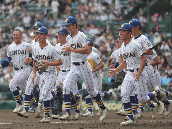 大阪桐蔭でも、智弁学園でもなく…名門の姿なき甲子園で健大高崎はなぜ負けない？「やっぱり“機動破壊”なんです」受け継がれる「伝統の秘密」＜Number Web＞ photograph by Sankei Shimbun