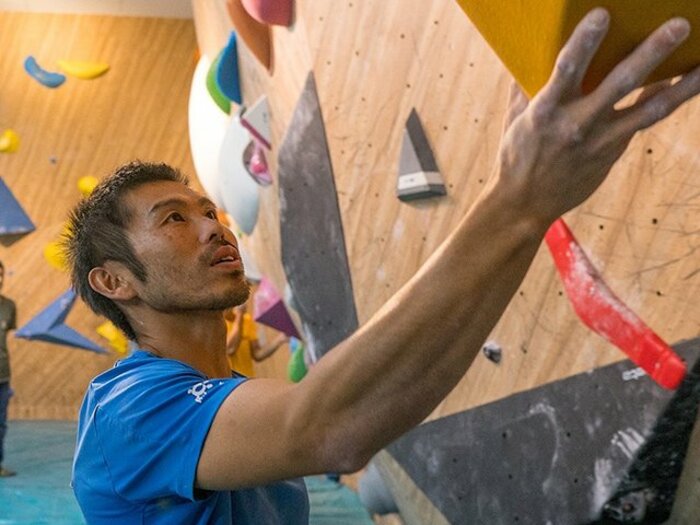 クライミングのルートを作る人。東京五輪“代表”岡野寛が語る奥深さ。<Number Web> photograph by Hiroshi Okano