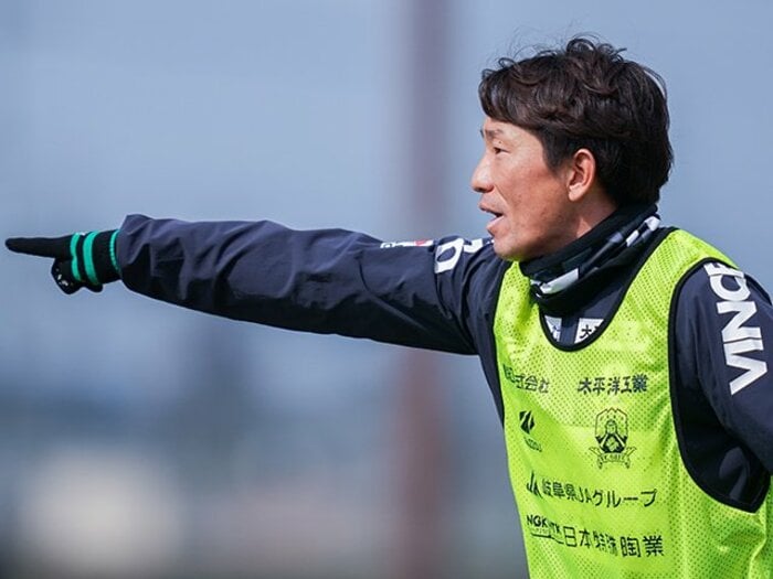 浦和ユース同級生の社長から「ウガ、一緒に上を目指さないか?」宇賀神友弥が13年目の初移籍で「J3岐阜」を選んだ理由<Number Web> photograph by Akito Iwamoto