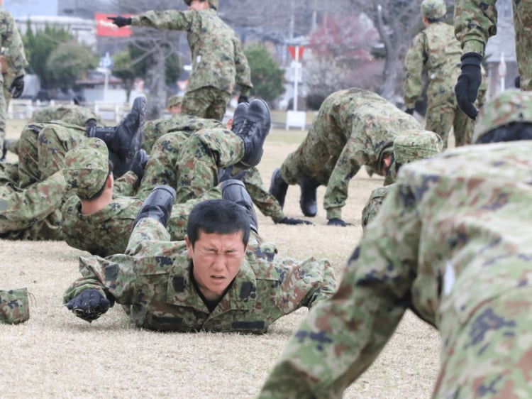 ２Ｂ陸上自衛隊ＯＤコンバットシャツとコンバットパンツセット（ニーパッド無し） 2B陸上自衛隊ODコンバットシャツとコンバットパンツセット