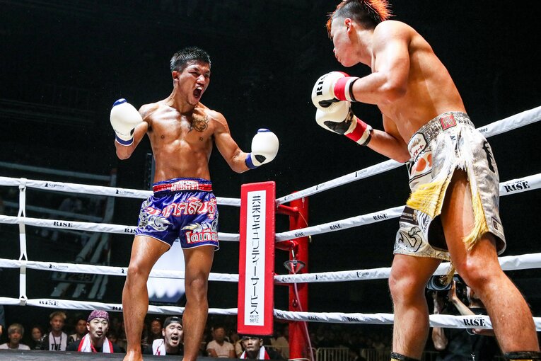 雄叫びをあげる「破壊神」ロッタン　©Susumu Nagao