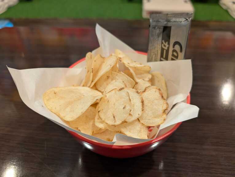 お通しはプロ野球チップスだった　©Number Web