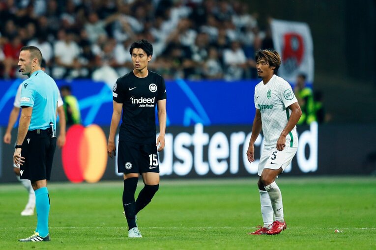 「“鎌田大地と守田英正が一緒に写った1枚”を狙いたいけど…」「長谷部誠はすでにコーチのように」CL日本人対決と“美しい夕焼け”撮影ウラ話(29)