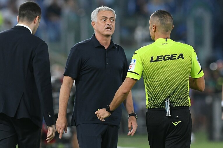 ラツィオとのローマ・ダービーでは審判に激昂するシーンも　©Getty Images