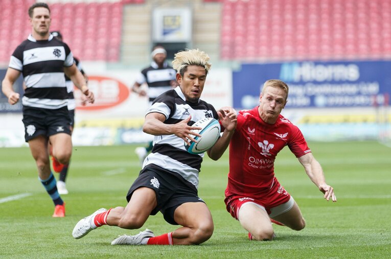 バーバリアンズの一員としてプレーした山中。過去に何度も追加招集されてきた　©︎REX/AFLO