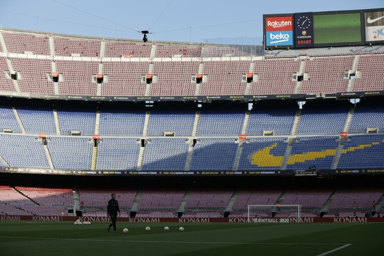 久保建英は「バルサ下部組織の旧友」と何を話したのだろうか… カンプノウで撮った才能の一端と敗戦の悔しさ〈撮影者の視点〉(3)