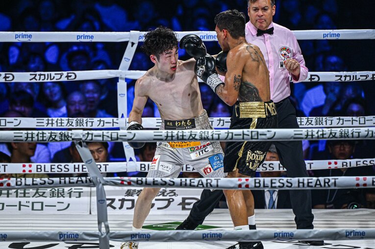 寺地拳四朗vs.クリストファー・ロサレス（WBC世界フライ級タイトルマッチ）©Takuya Sugiyama