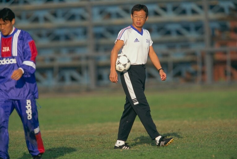 17歳の市川大祐をA代表に抜擢した岡田武史　©Sports Graphic Number