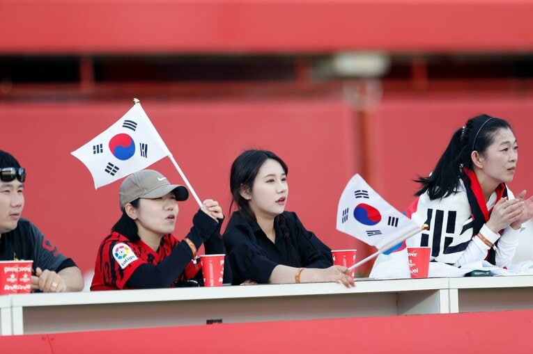 「クボは好きだよ。いつか…」古巣少年ファンが愛する久保建英21歳「マジョルカ帰還で大拍手→元戦友とハグ」を撮って感じたこと(21)