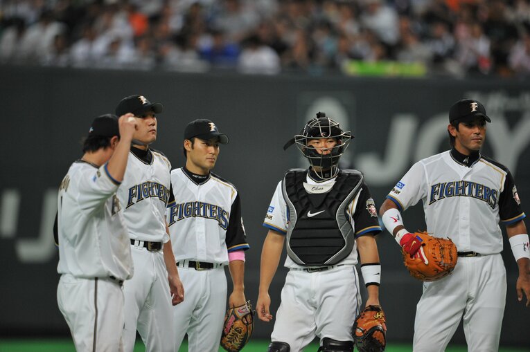 2010年の日本ハムファイターズ　中央は大野　©︎Hideki Sugiyama