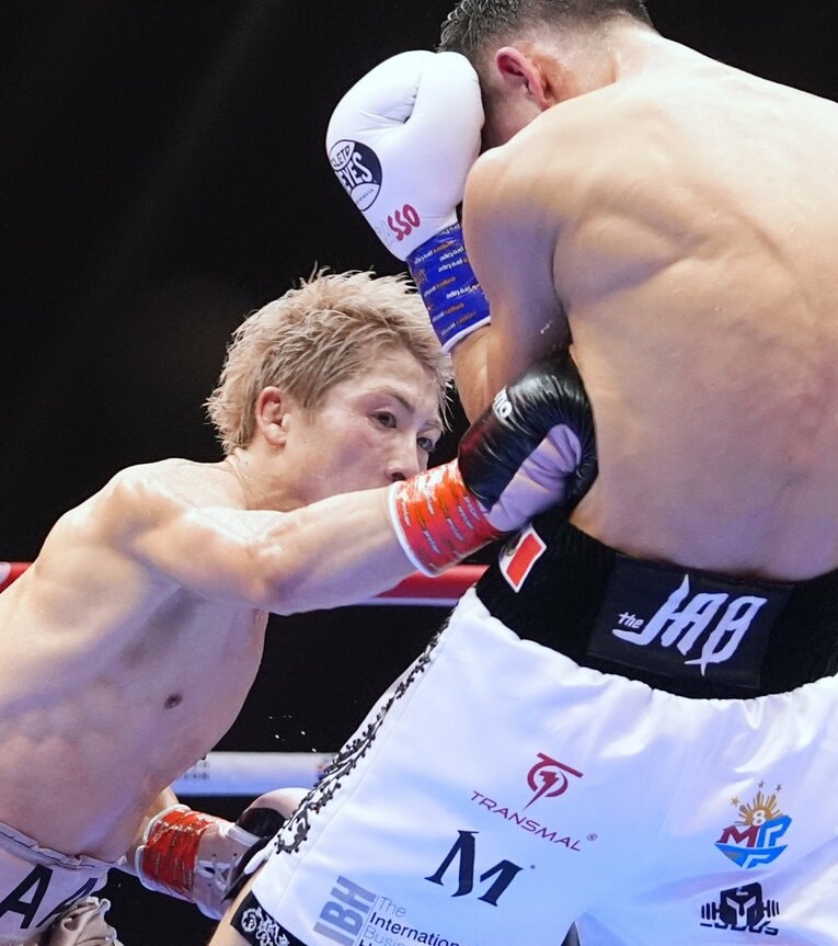 井上尚弥の右ボディストレート　©Naoki Fukuda