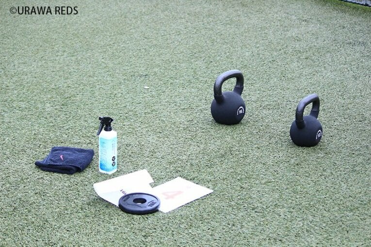 大槻監督が明かす浦和のコロナ対策。在宅トレに専用マスク、選手のケア。(8) ／ photograph by URAWA REDS