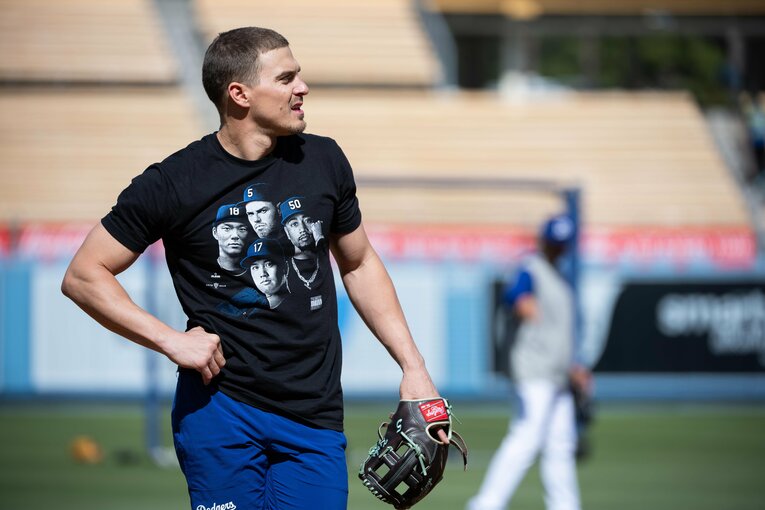 キケ・ヘルナンデスが着ていたナゾのTシャツ　©Nanae Suzuki