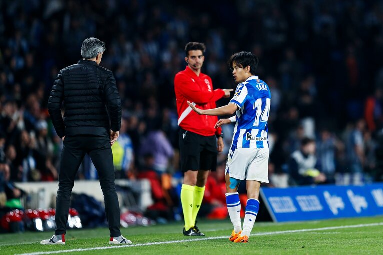 「久保建英がスペイン紙の一面に！」子供サポ「タケが決めるよ」予言通りマドリーを圧倒“ソシエダの熱狂”は翌日も…カメラマンは見た(30)