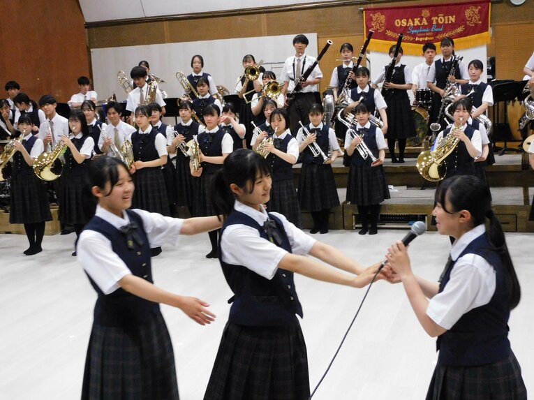 ミュージカルのナンバーなどでは、ソロで歌ったり演技を披露する生徒も　©︎Haruka Sato