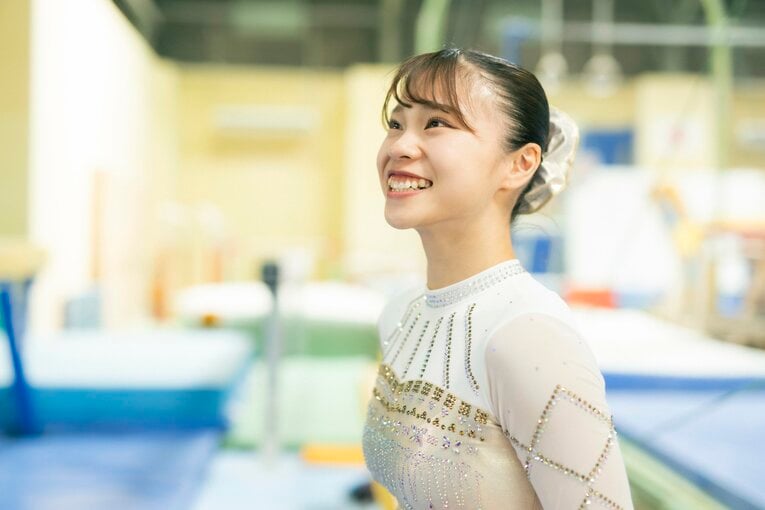 現在の杉原愛子さん（アイタードを着用）　©Asami Enomoto