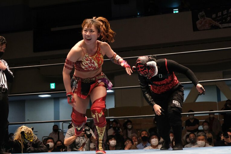 タイガー・クイーンを激怒させた“ヒール殺法”…乱入に凶器攻撃、待望のライバルは何でもありの“闇の軍団”？(39)