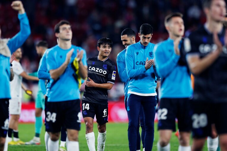 久保建英「脱臼ケガ明け緊急出場」を撮った…W杯へ頼もしい攻撃力と“激論”、気になるのは“ほぼ90分プレー時の疲労感”(45)