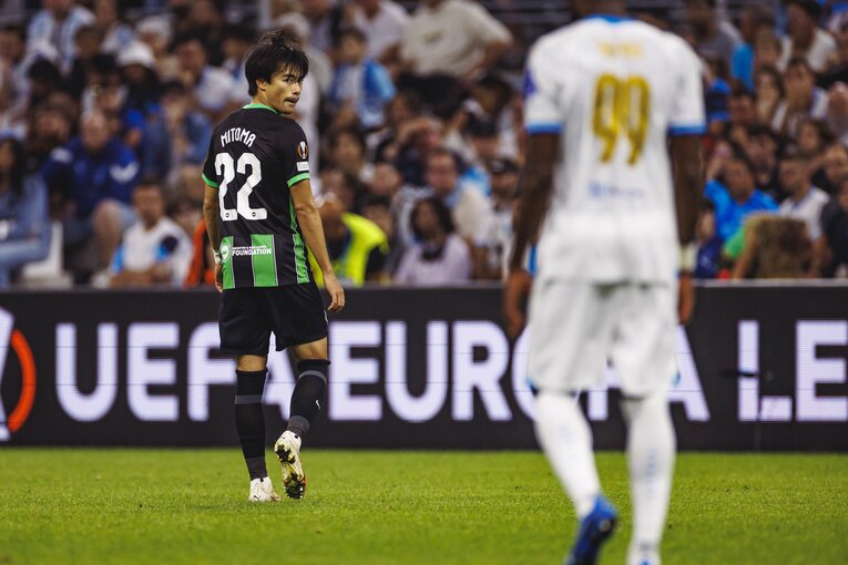 23-24シーズン、ELでの三笘　©Kiichi Matsumoto